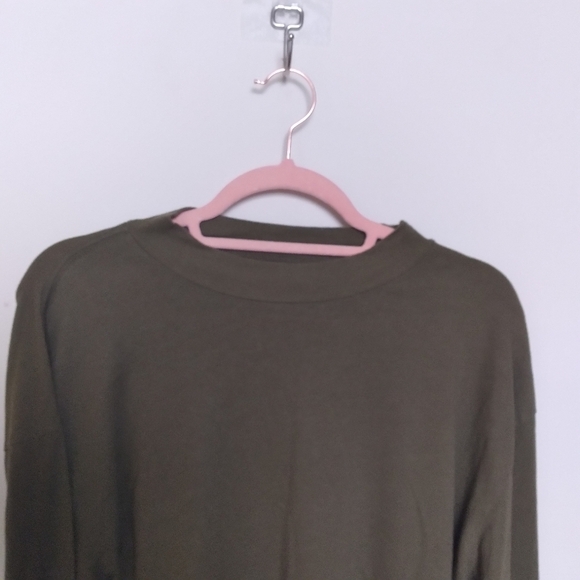 Urban Outfitters Men's Green Crew Neck Long Sleeve Tee Shirt Size Medium - Picture 6 of 9